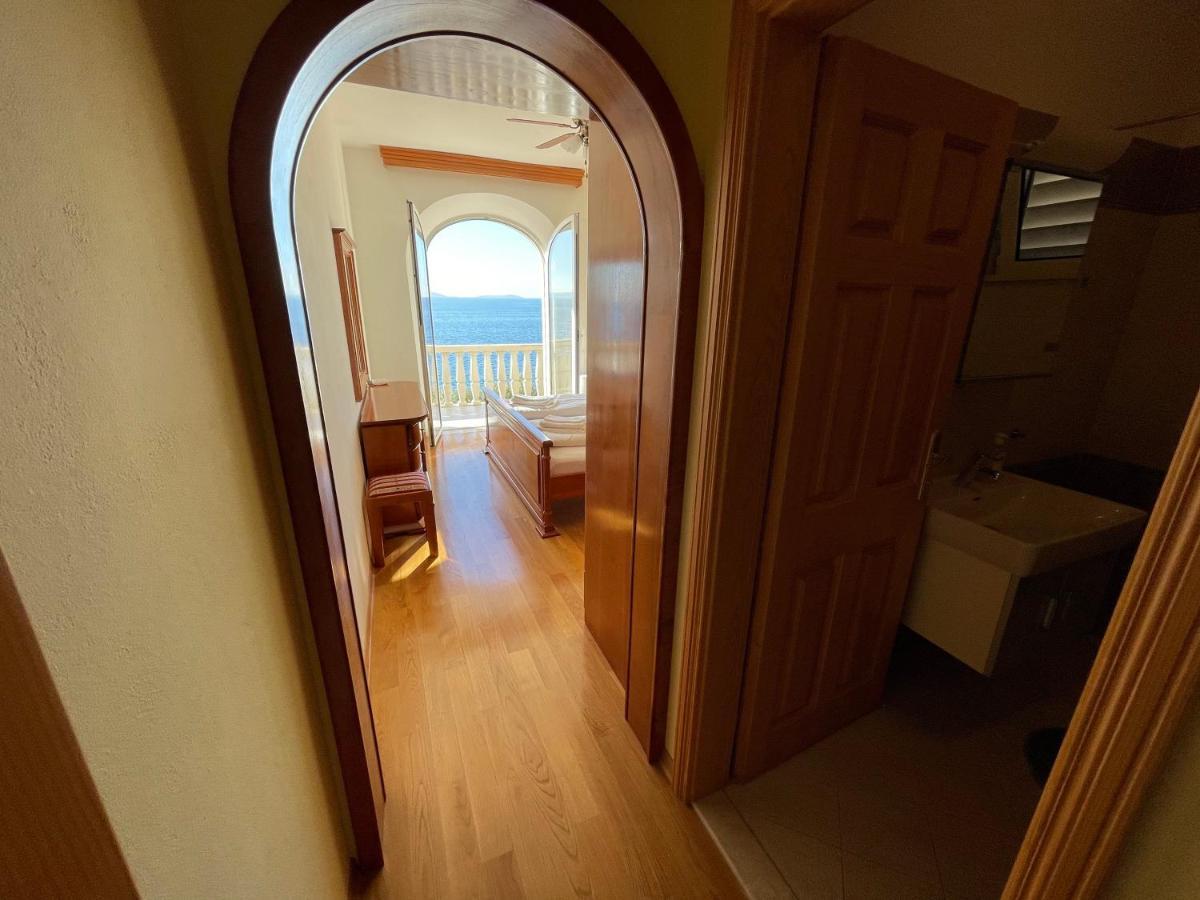 Luxury Seaside With Indoor Pool, Sauna, Padle Boards, Canoe And Mediterranean Garden - Miolin House Villa Trogir