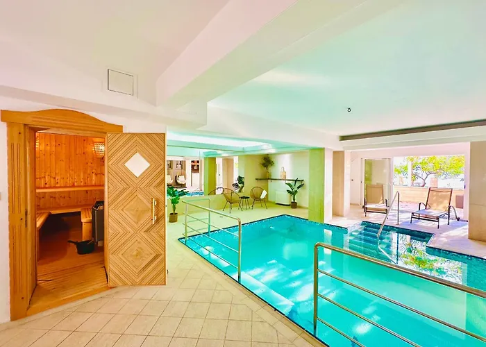 Luxury Seaside Villa With A Classic Mediterranean Olive Garden, A Fully Equipped Professional Kitchen, Pool, Sauna, Padle Boards And Canoe - Miolin Beach House
