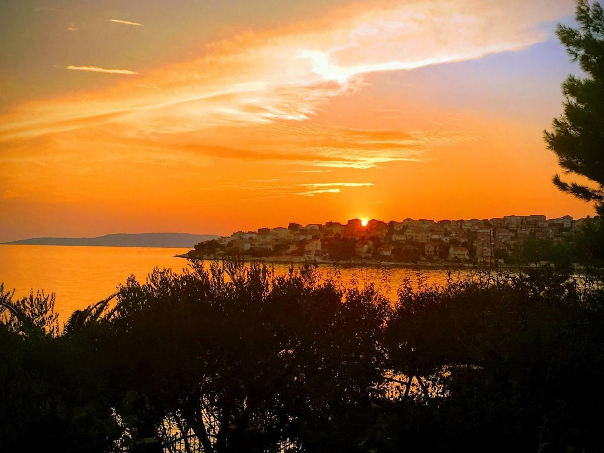 Luxury Seaside With A Classic Mediterranean Olive Garden, A Fully Equipped Professional Kitchen, Pool, Sauna, Padle Boards And Canoe - Miolin House Villa
